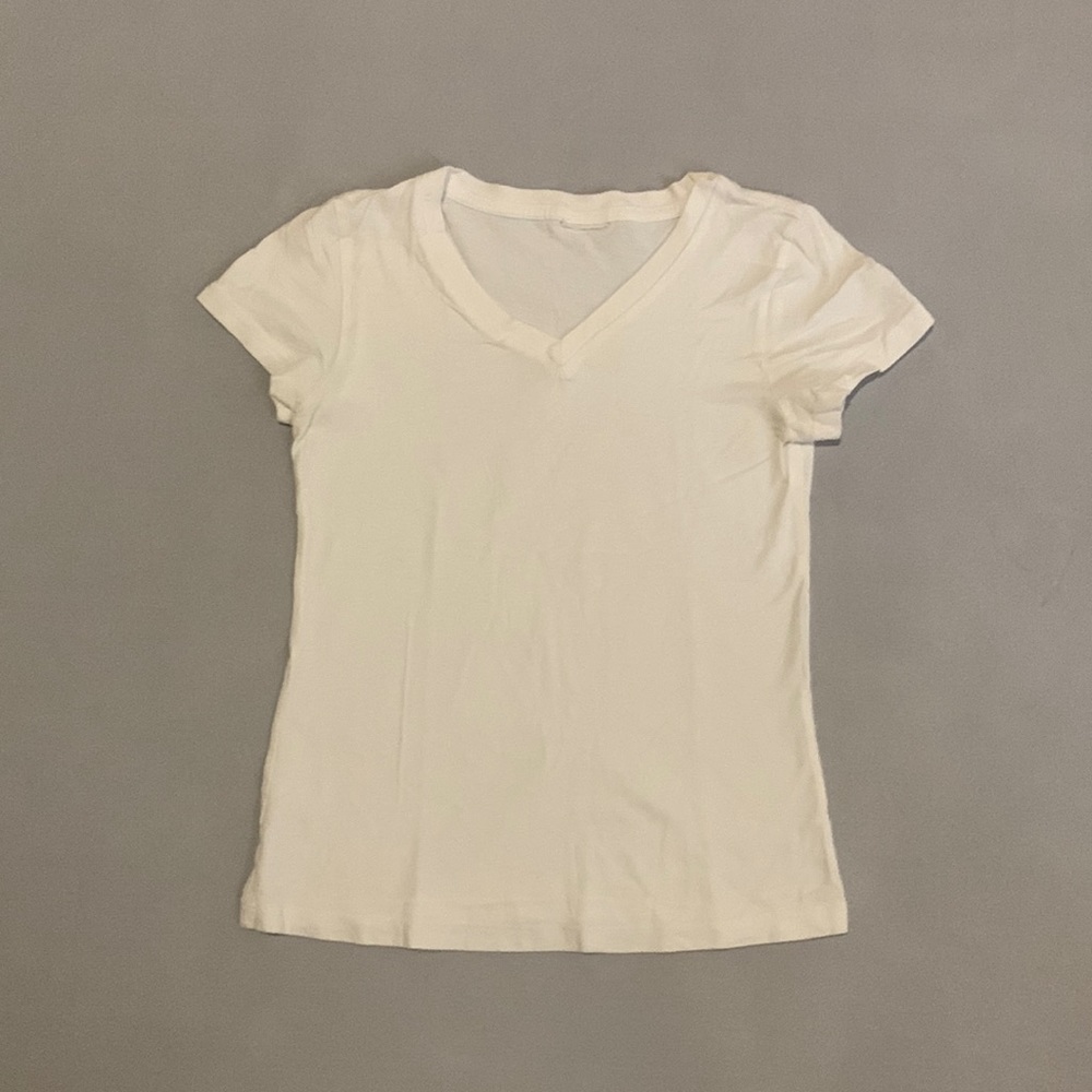 Women's Short Sleeve V-Neck Tee